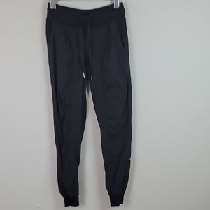 Lululemon black dance studio jogger size 6